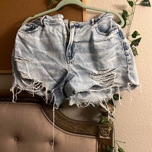 American Eagle distressed denim shorts, size 14 juniors women’s.